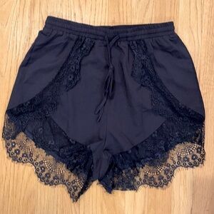 NWT Xenia Boutique Navy lace high waisted shorts